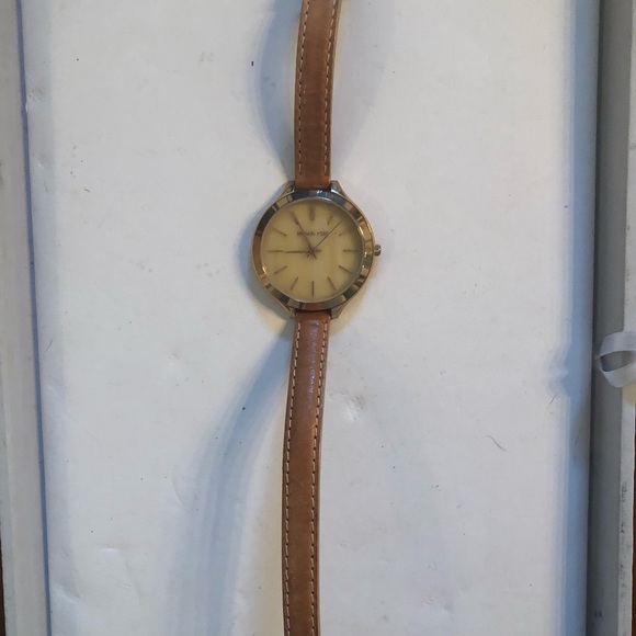 Michael Kors Leather Watch - Picture 2 of 4